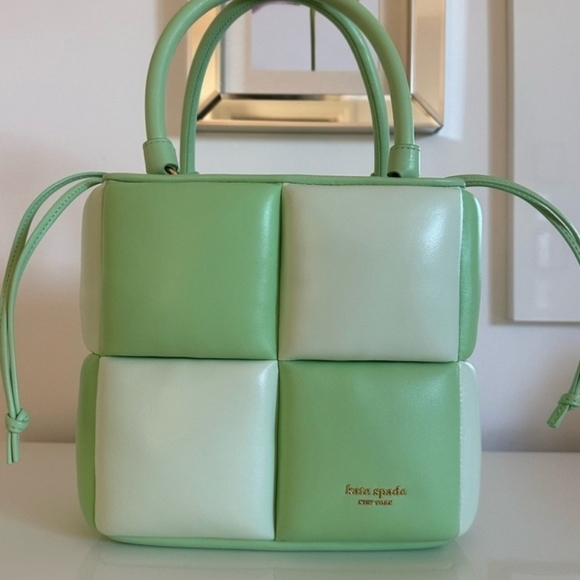 💚🔹️ Kate Spade🔹️ Boxxy Colorblocked Tote In Serene Green - Picture 8 of 10